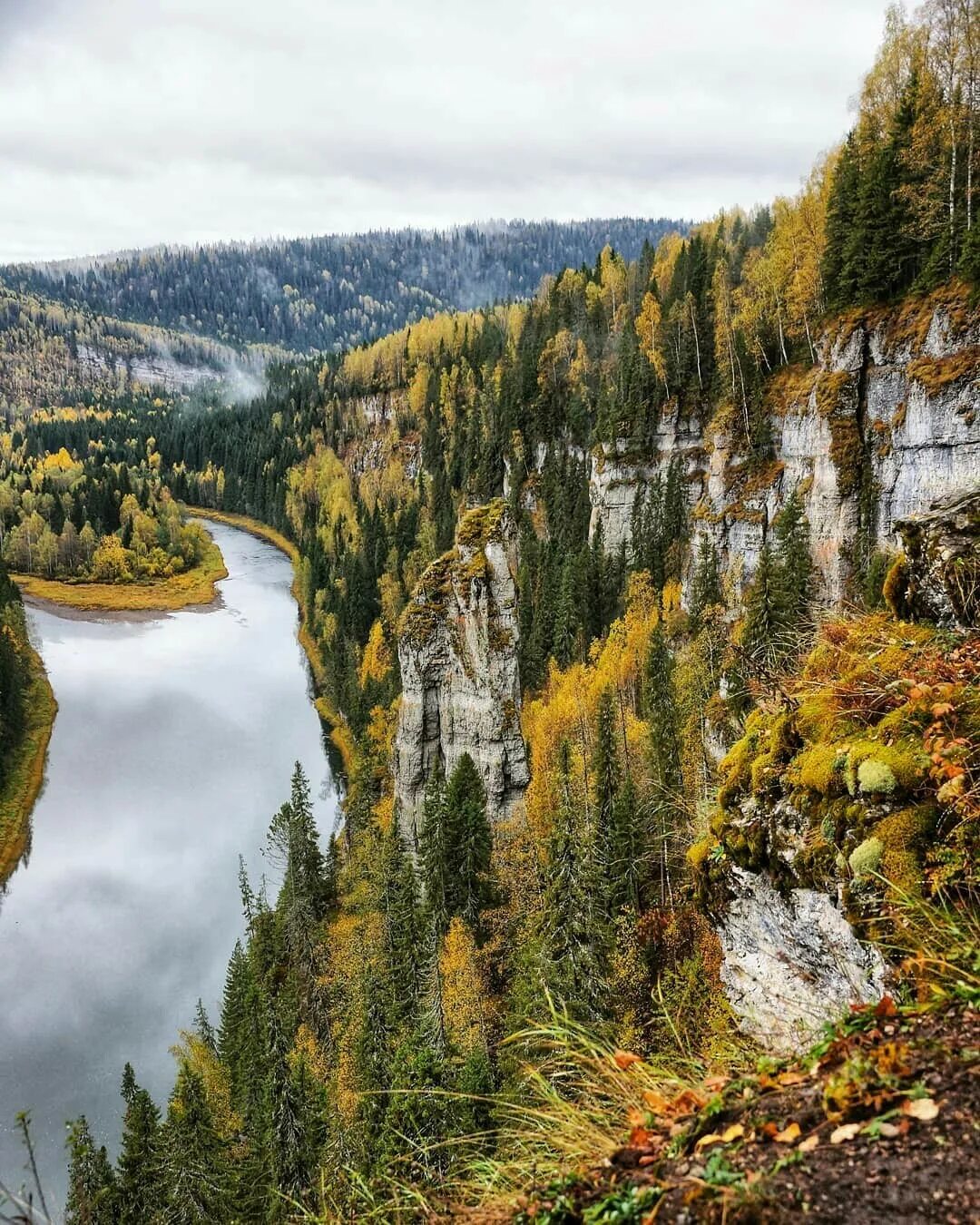 Какая природа в пермском крае. Река Усьва Пермский край. Усьвинские столбы Пермский. Усьва Усьвинские столбы. Усьвинские столбы Пермь.