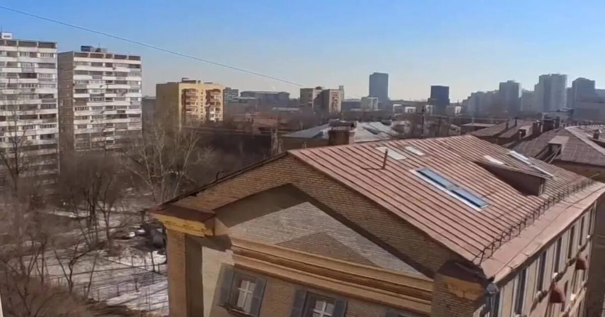 В китае упал дом. Дом упал. Москва упал дом. Шанхай 2009 упал дом. Дом.