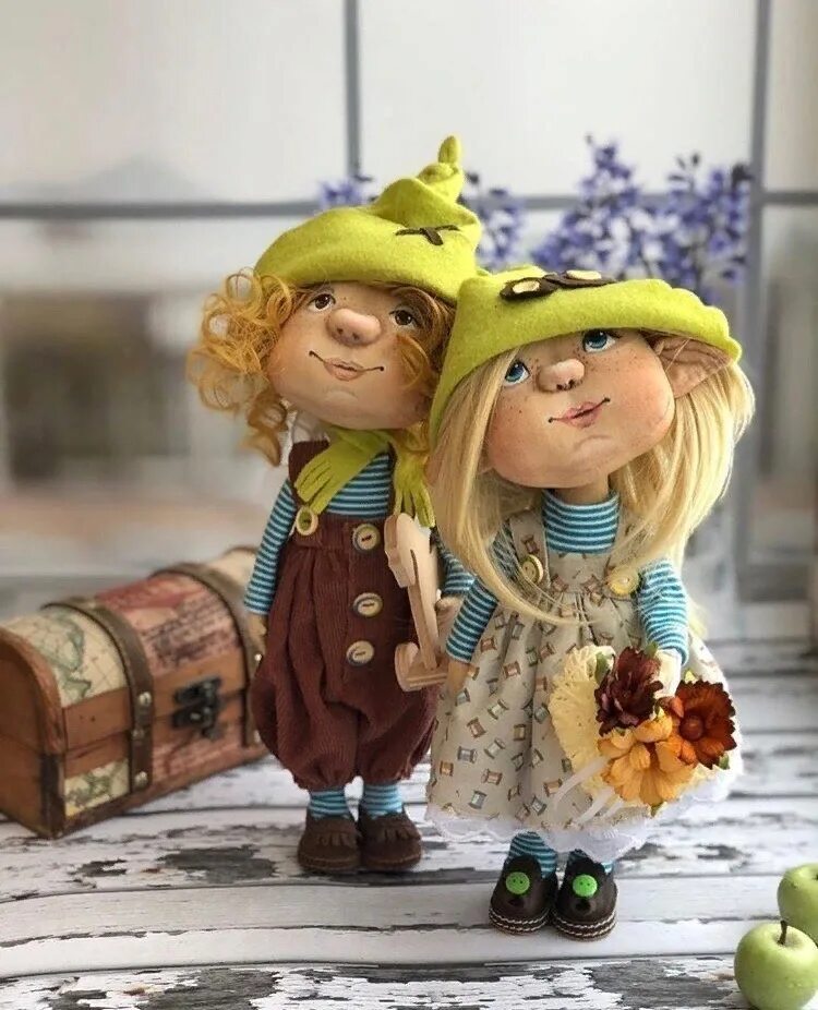 Доброго дня прикольные. Смешные открытки на каждый день. Хорошего дня с юмором друзья. Хорошего дня с юмором друзья. Ежик и медвежонок ромашки.