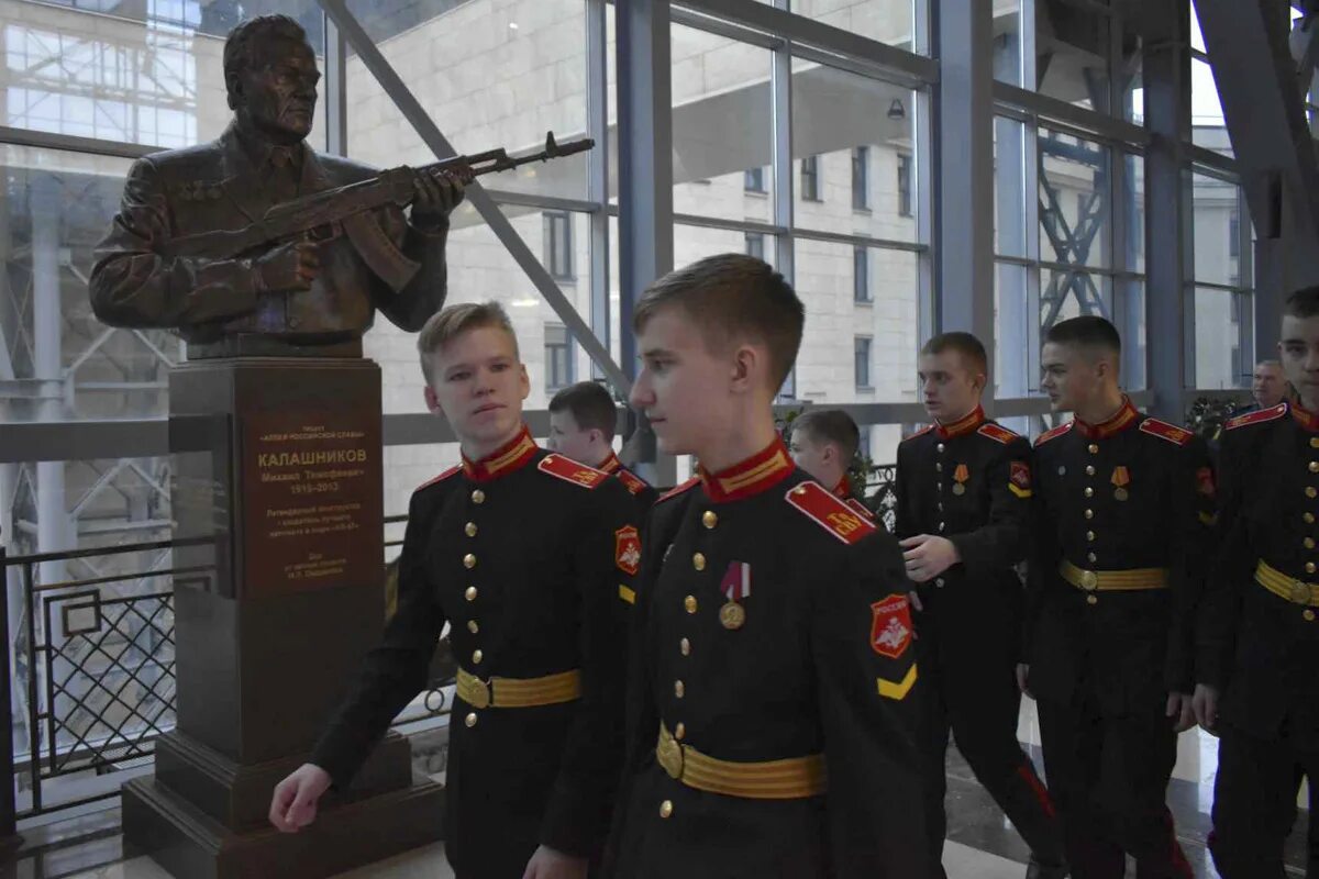 Сву 1. Тверское Суворовское военное училище. Тверское Суворовское училище новый корпус. Храм в Тверском Суворовском училище. Суворовское училище метро Бабушкинская.