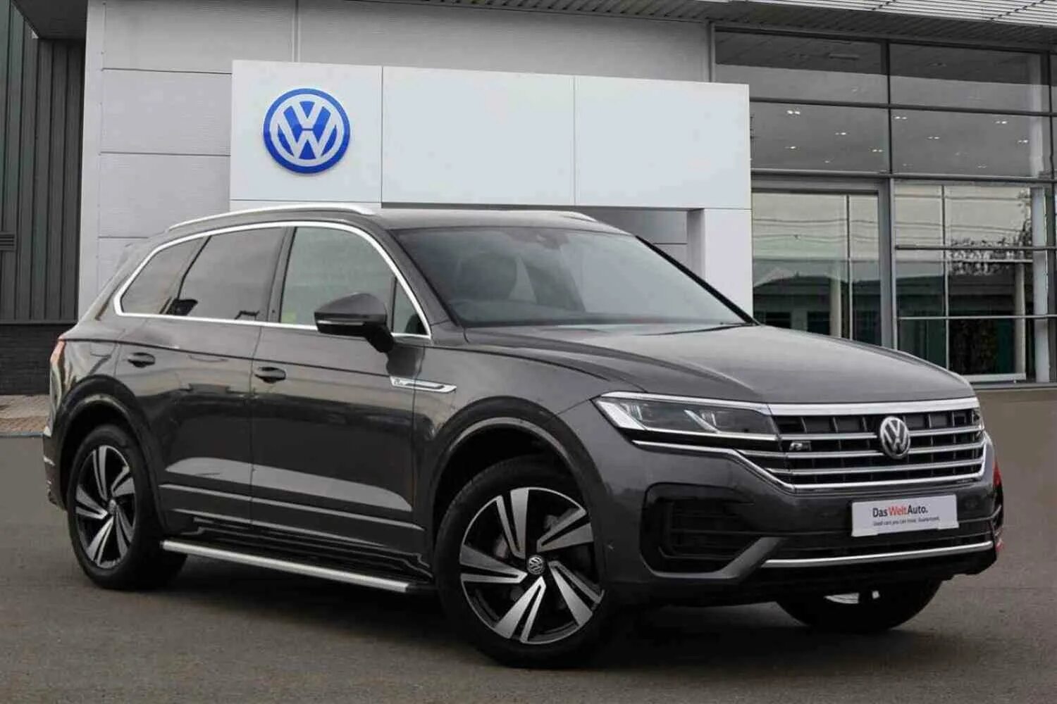 Volkswagen touareg 3.0 tdi. Touareg 3. Фольксваген Туарег 2019. Туарег 2018. Volkswagen Touareg 2018 3.0 TDI.