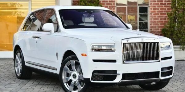 Макси роллс меню. Роллс Ройс джип 2022. Джип Роллс Ройс Cullinan. Rolls Royce Cullinan белый. Роллс Ройс Куллинан джип.