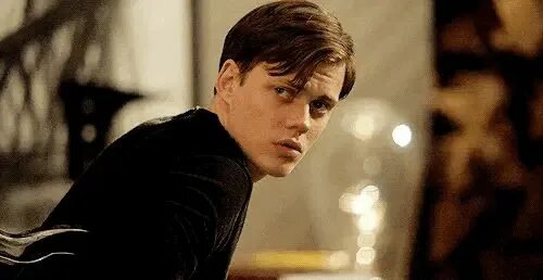 Bill Skarsgård Flaunt Film Bill skarsgard, Bills, Bill skarsgard pennywise