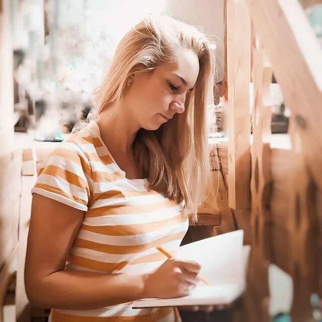 учёба в университете эстетика. учеба смм. инстом обучение. блогерские фото для заставки в инстаграме. инстом обучение.