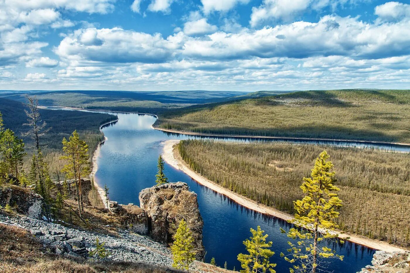 Фото республики саха якутия. Река Лена. Республика Саха Якутия природа. Река Амга Якутия. Республика Саха Якутия река Лена.