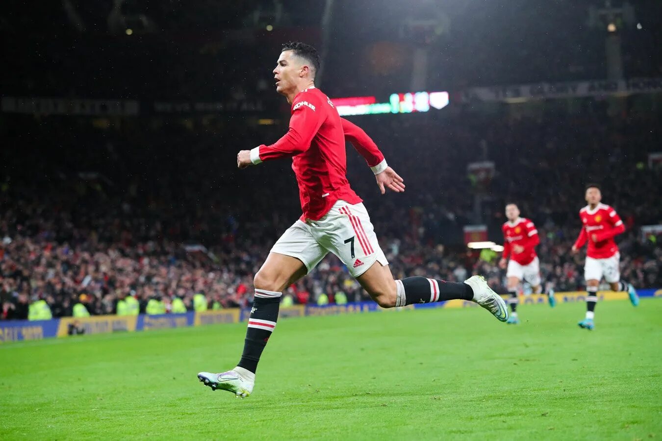 Хороший гол 10. Cristiano Ronaldo gol Manchester Yunayted. Cristiano Ronaldo siuu Manchester.