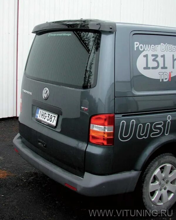 Задняя дверь транспортер т5. VW t5 2003. Спойлер на Мультивен т5. Volkswagen Transporter t5 дверь. Volkswagen Transporter т-5 2003-2010.