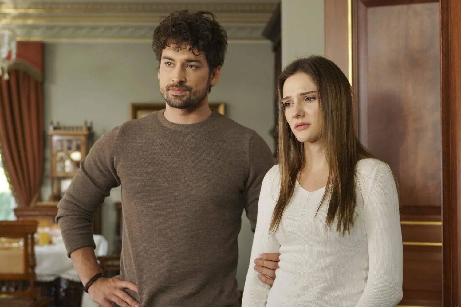 Держи мою руку турецкий. Азра и дженк сериал турецкий. не отпускай мою руку турецкий сериал. elimi birakma турецкий. азра не отпускай мою руку.