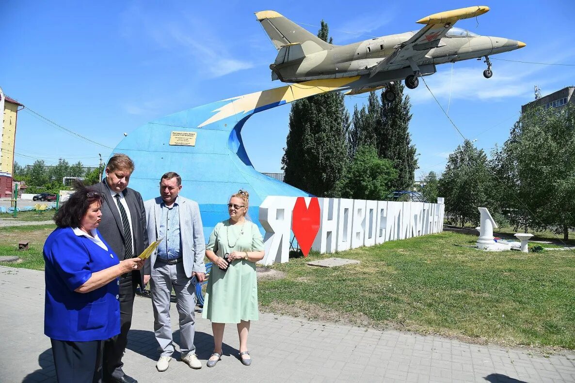 Новосиликатный барнаул самолет. Поселок новосиликатный. Поселок новосиликатный барнаул. Пос новосиликатный барнаул. Новосиликатный барнаул 90 года.