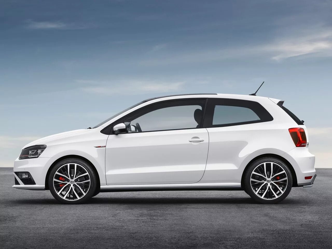 Volkswagen Polo GTI 2015. Volkswagen Polo GTI 2014. Volkswagen Polo GTI V. VW Polo GTI 6c. Дверь поло хэтчбек