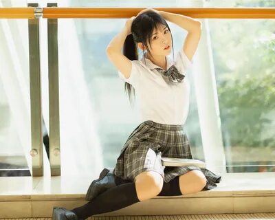 Schoolgirl first time