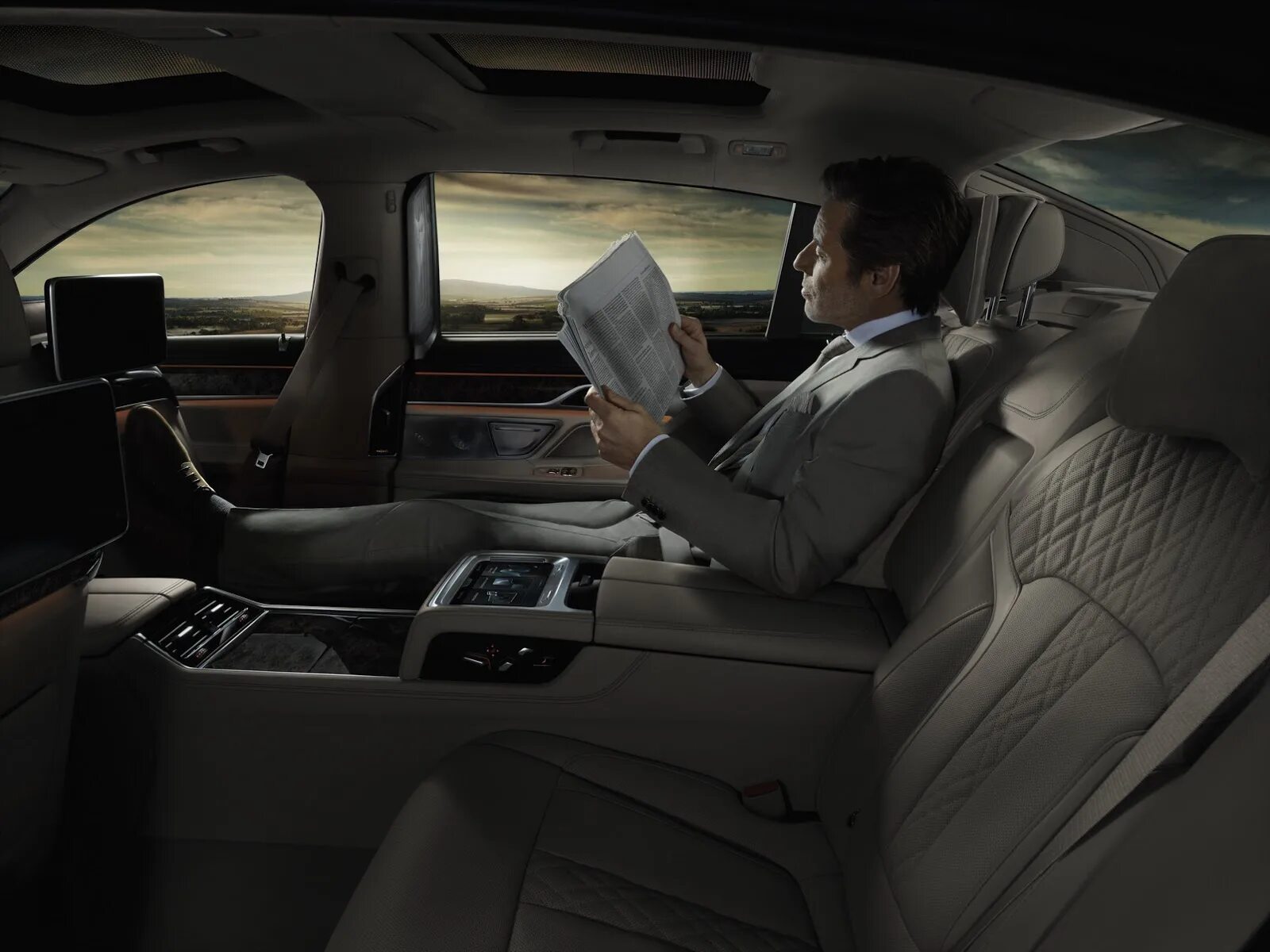 Бмв без водителя. БМВ 7 2016. BMW 7 Series 2016 салон. BMW 7 Series Interior. BMW g11 backseat.