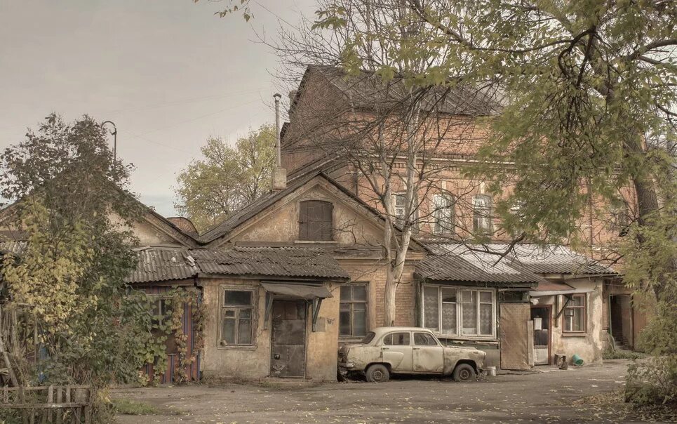 Старый дом старый двор песня. Старый дворик тула. старый двор тула улица пирогова. старый дворик, деревня старое зубарёво. старый дворик тула заречье.