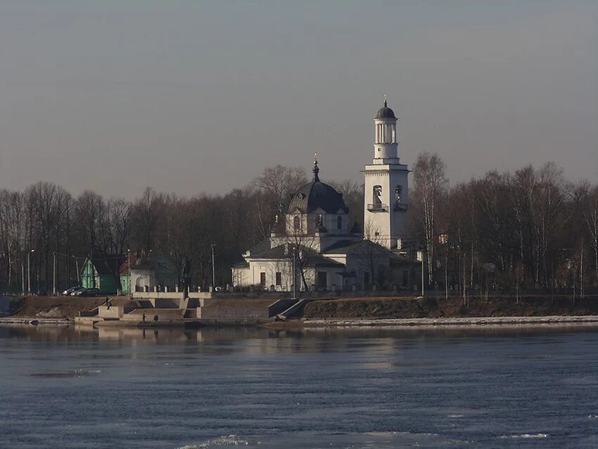 Поселок Усть Ижора. Усть-Ижора Ленинградская область Церковь. Храм в Усть Ижоре с Невы.