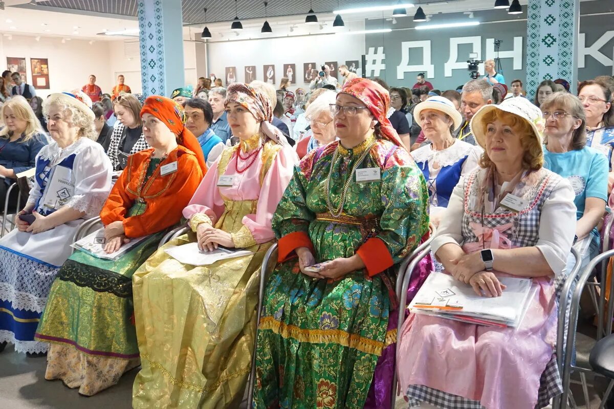 Инженер конструктор. Вакансии специалиста сыктывкар. Вакансии специалиста сыктывкар. Менеджер по продажам 2гис. Требуется специалист.