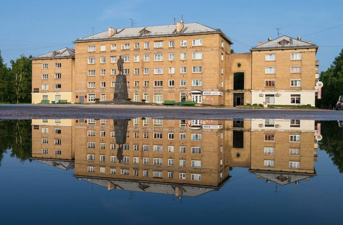 Ухта википедия. Ухта площадь города. Ухта старый город. Ухта архитектура. Здание горком Ухта.