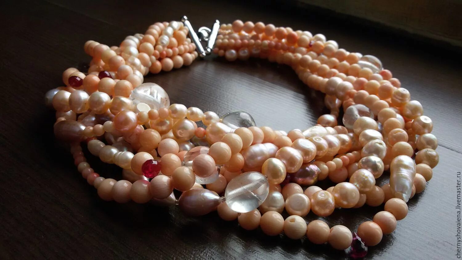 Жемчуг коралл янтарь. Жемчуг коралл янтарь. Жемчуг сваровски коралл полусфера. Коралл с жемчугом. Кораллы жемчуг.