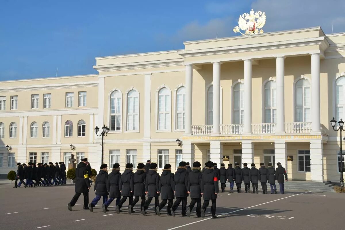 Мо рф севастополь. Нахимовское училище в Севастополе. Нахимовское училище Севастополь здание. Севастополь ПКУ Нахимовское кадетское училище. Нахимовское военно-Морское училище в Севастополе здание.