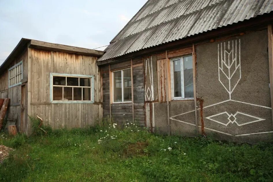 Дома в деревне в сибири. Деревня староверов в сибири. ярцево старообрядцы. деревня старообрядцев. старообрядческий дом.