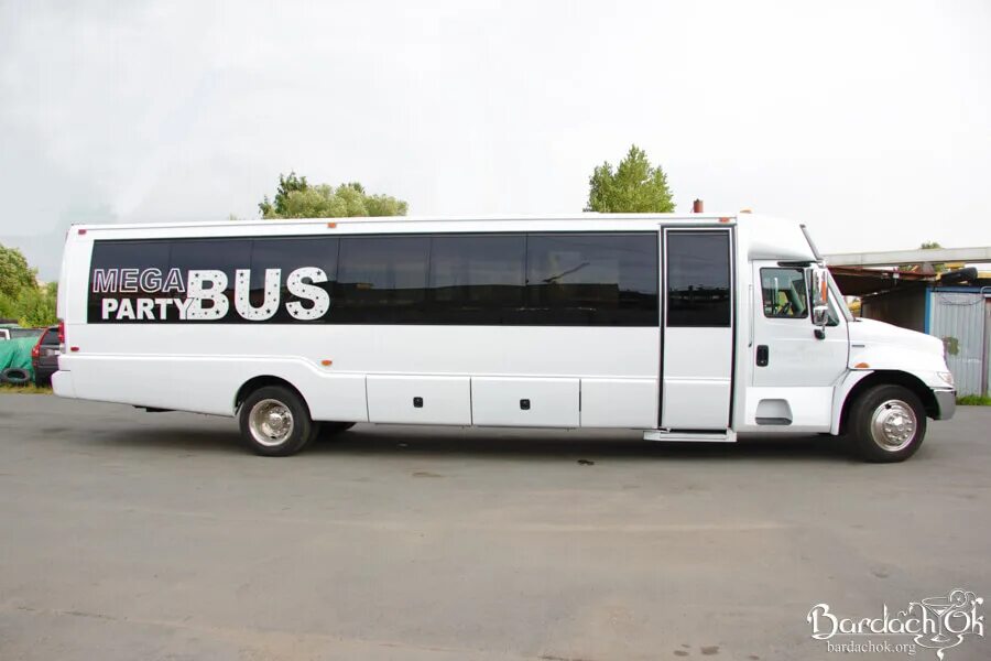 Party nn. Автобус лимузин. party bus в спб. пати бас империя лимузинов.