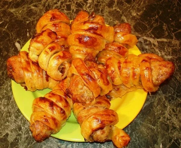 Курица с сыром в слоеном тесте. Курица с сыром в слоеном тесте