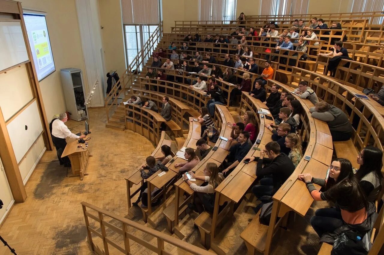 Старая кафедра. Политех Петра Великого СПБ аудитории. Аудитория университета Политех СПБ. СПБГУ Санкт-Петербургский государственный университет внутри. Лекционная аудитория амфитеатр Политех СПБ.