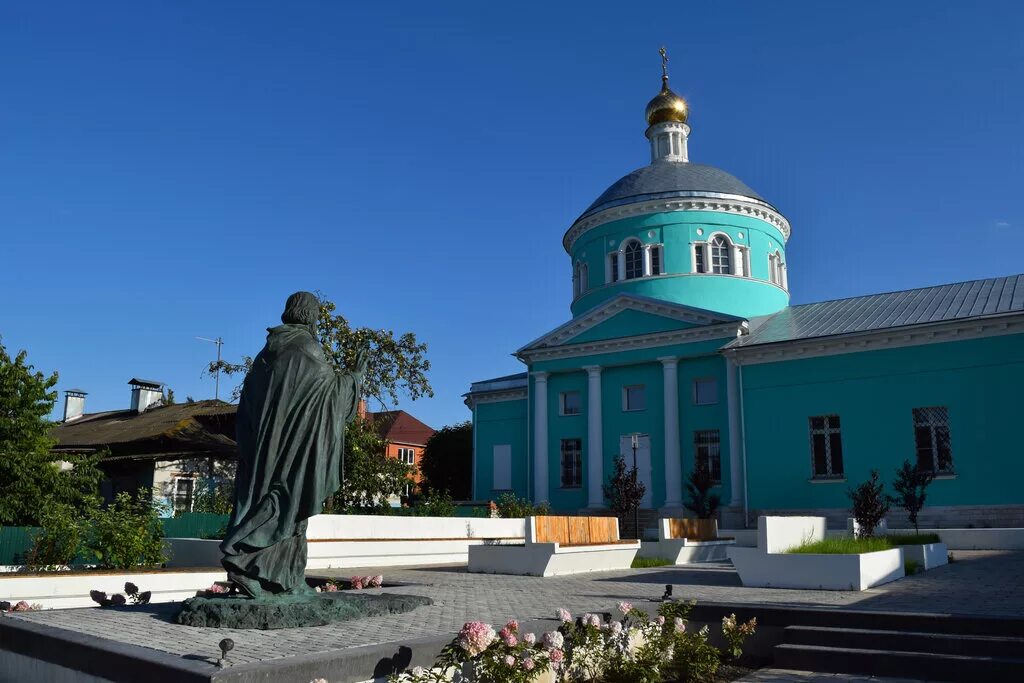 Россия каширское. Памятник сергию Радонежскому в Кашире. Церковь Николы ратного Кашира. Кашира памятник Радонежскому. Церковь Николы ратного.