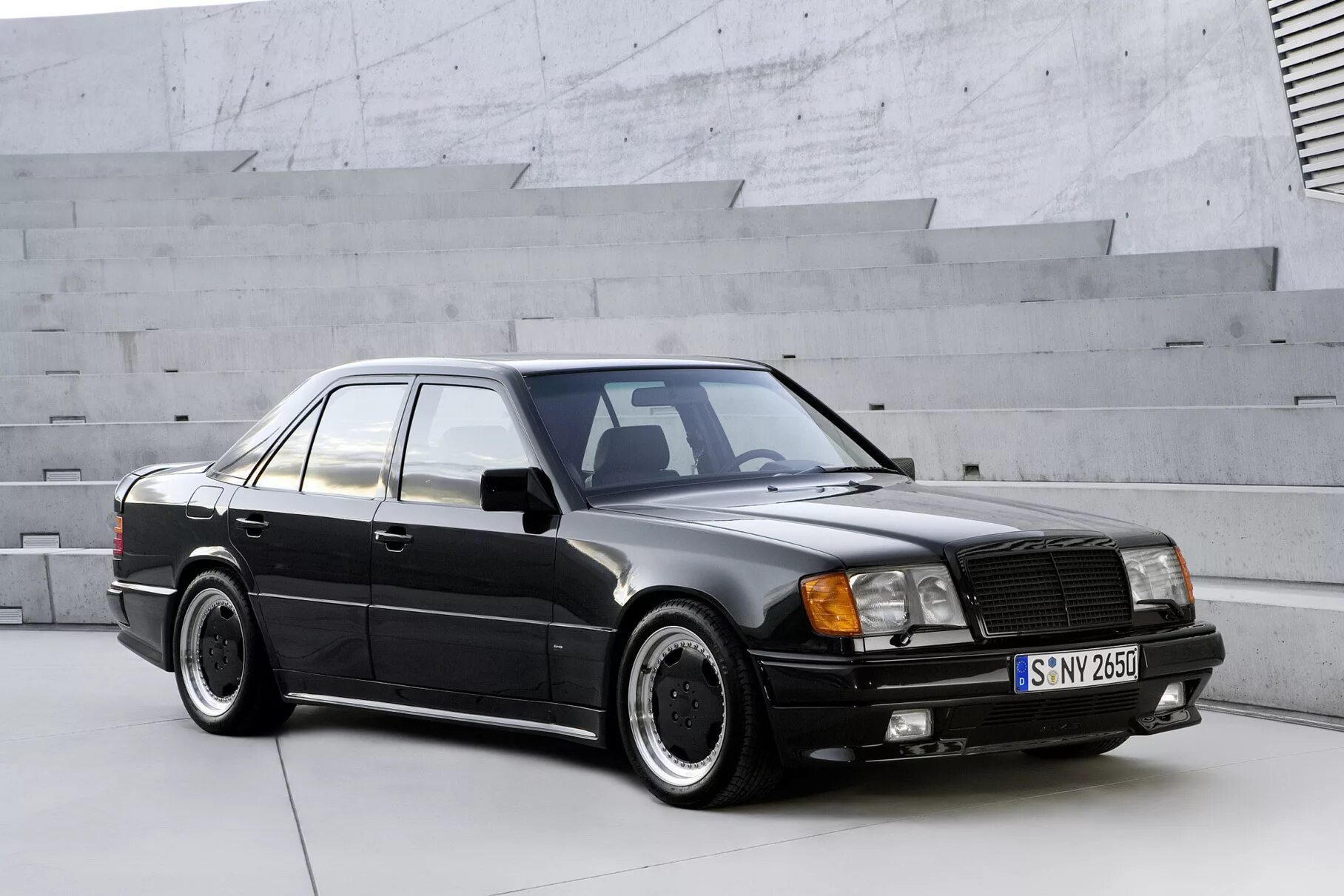 Mercedes w14. Мерседес Бенц w124. Мерседес w124 e300. Mercedes Benz w124 AMG. Mercedes Benz 124 Hammer.