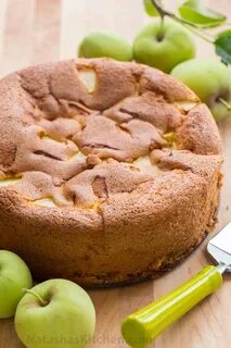 Рецепт простого бисквита с яблоками