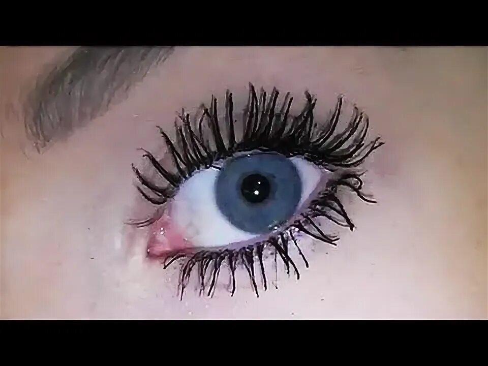 Как накрасить ресницы паучьи Using individual lashes like this is so clever for jester themed looks #individu