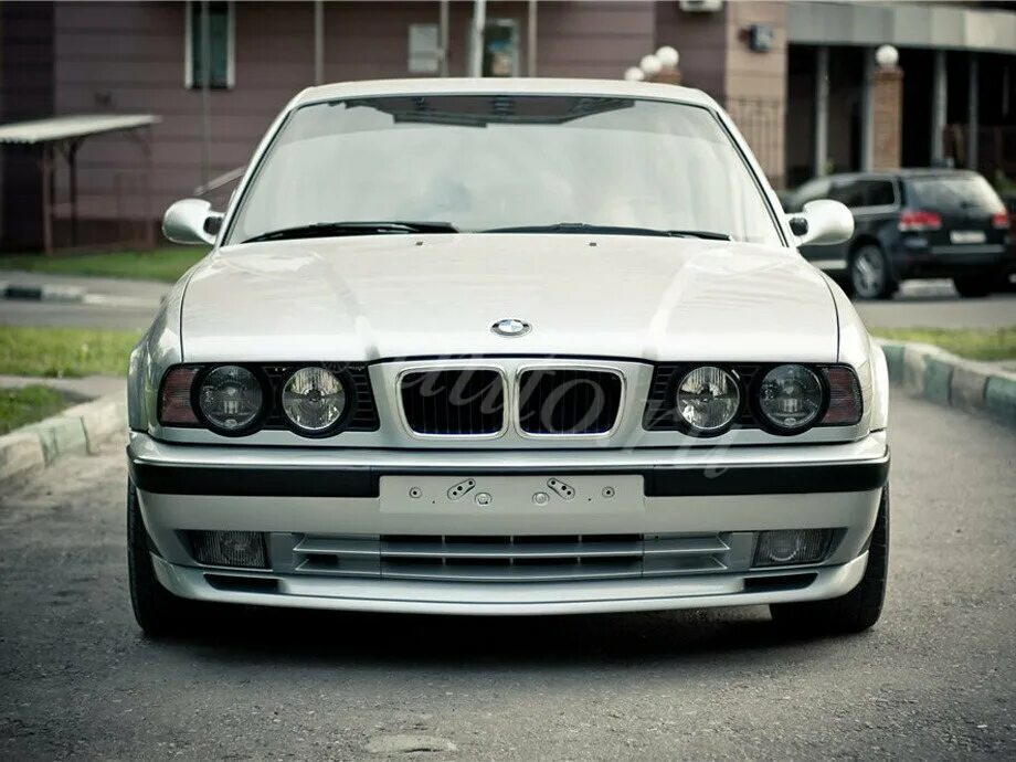 Е34 белая. БМВ м5 е34. БМВ е34 белая. BMW e34 белая. БМВ е34 серая.