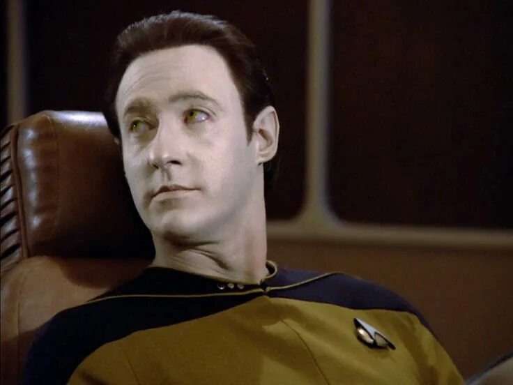 Звёздный путь: пикар. Брент спайнер star trek. Дейта и спот. Стартрек следующее поколение дейта. Дейта.