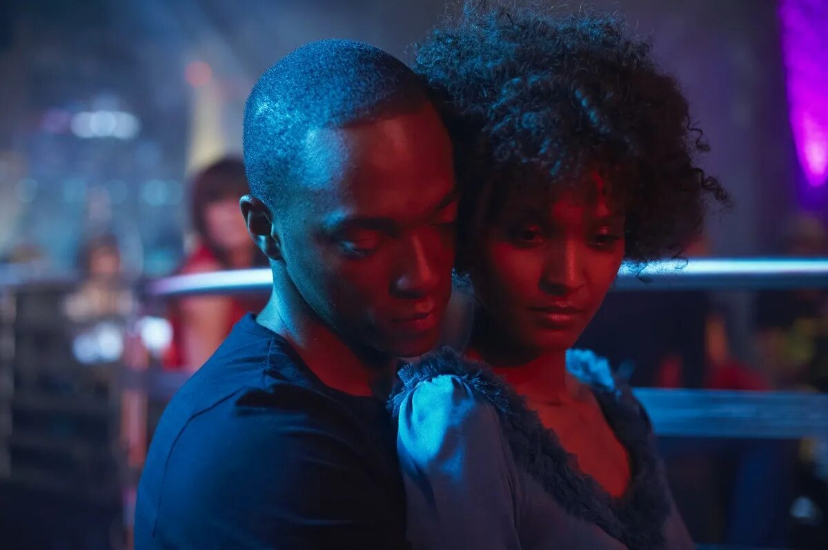 Айрис цветок пустыни. Сорая омар-скего. Цветок пустыни лордфильм. Цветок пустыни постер. Принцесса пустыни 2009.