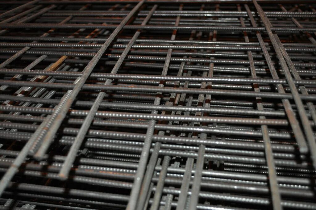 Кладочная сетка 100*100 2,0*3,0 ф5. 20*20). Армированные металлы. Сетка штукатурная цпвс оцинкованная 10х10 мм 1х10 м рулон. Армированные металлы.