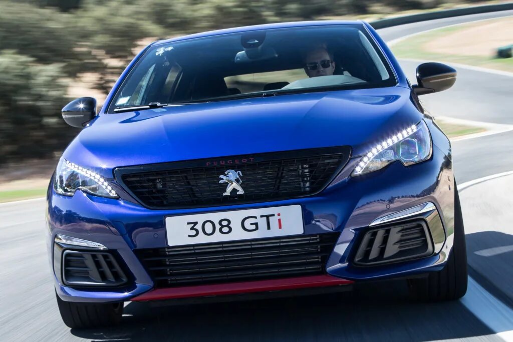 Peugeot 308 2019. Пежо 308 GTI 2022. Pegout 308 2019. Пежо 308 2019 года фото. Купить пежо 2019 года