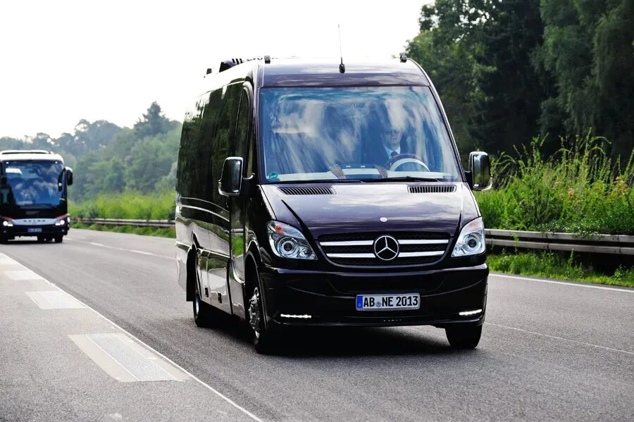 Включи спринтер. Mercedes Sprinter. Mercedes-Benz Sprinter 324. Мерседес Спринтер вип 19. Мерседес Спринтер 324 пассажирский.