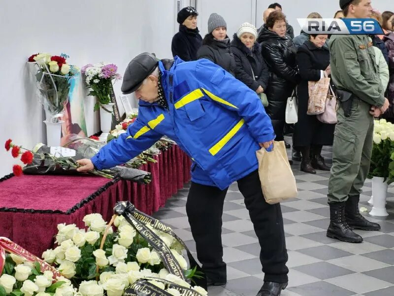 Прощание с Сергеем Кузнецовым Оренбург. Дети прощаются. Простились с Кузнецовым. Умершие 1 мая