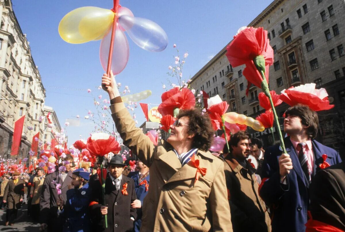 Первомай парад СССР. Мир труд май демонстрация СССР. Первомай демонстрация СССР мир труд май. 1 Мая праздник. Рано рано на парад