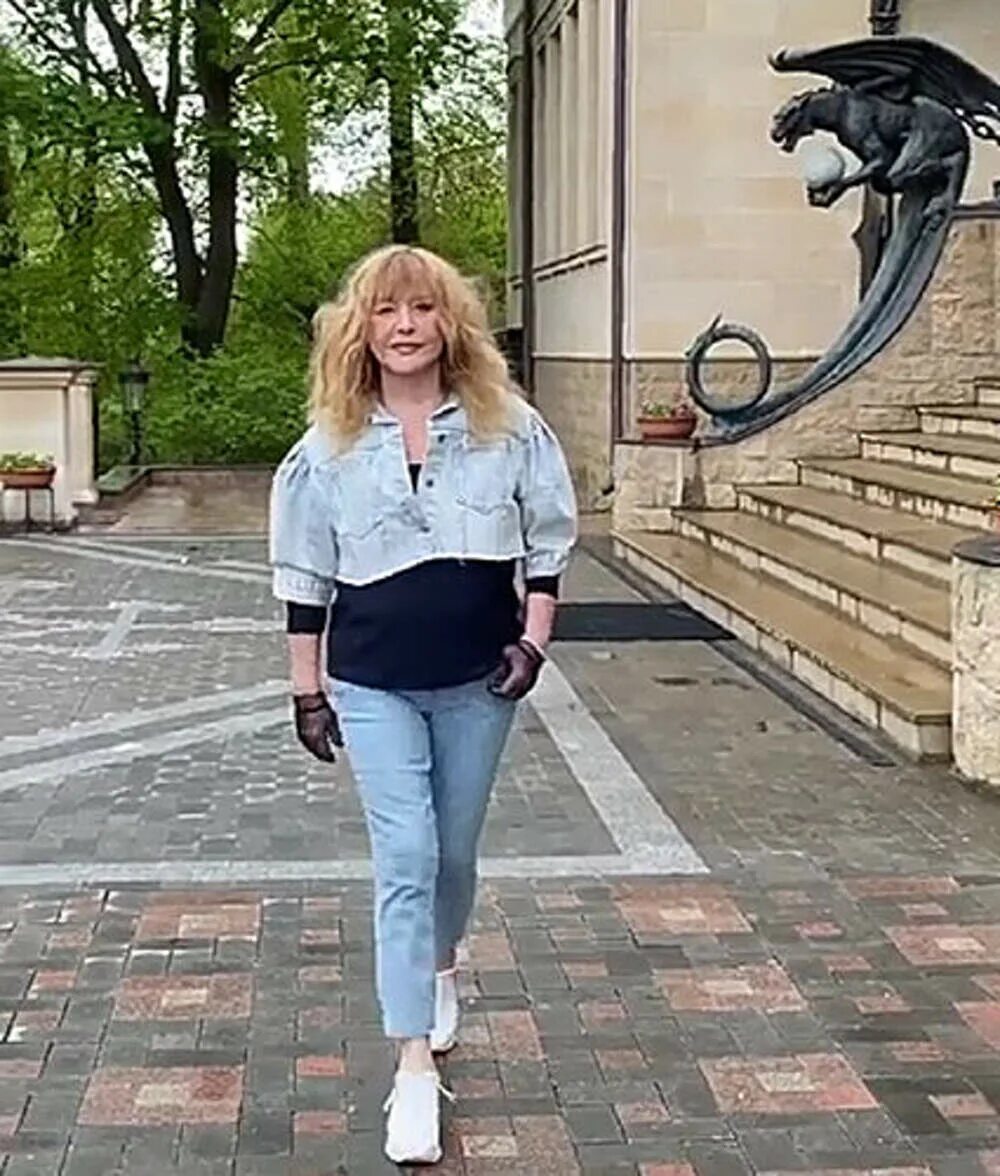 Где пугачева сейчас находится в данное. Алла пугачева 2025. алла пугачёва 2025 год. пугачева сейчас 2025. алла пугачёва сейчас 2025.