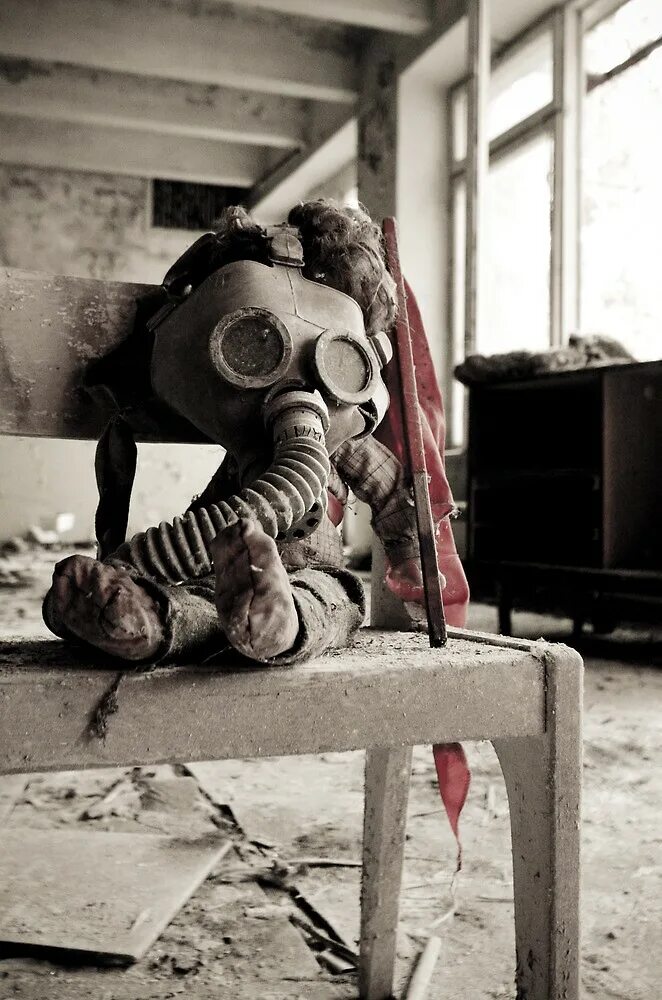 Чернобыль жуткие. Ппотивогоазы виприпяти. Противогаз из Чернобыля.
