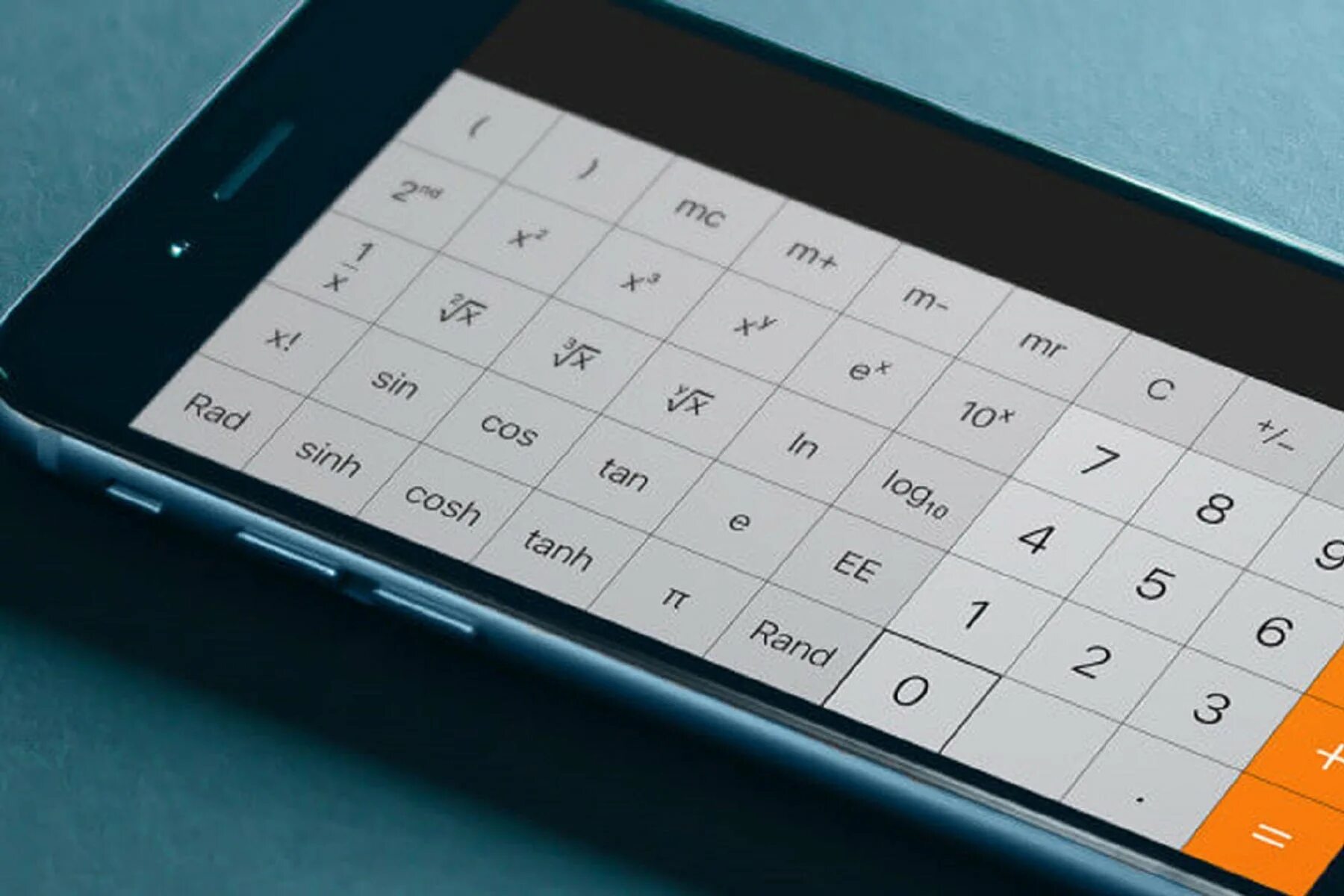 Калькулятор в смартфоне. Калькулятор айфон. Калькулятор на сотовом телефоне. Калькулятор мобильный телефон.