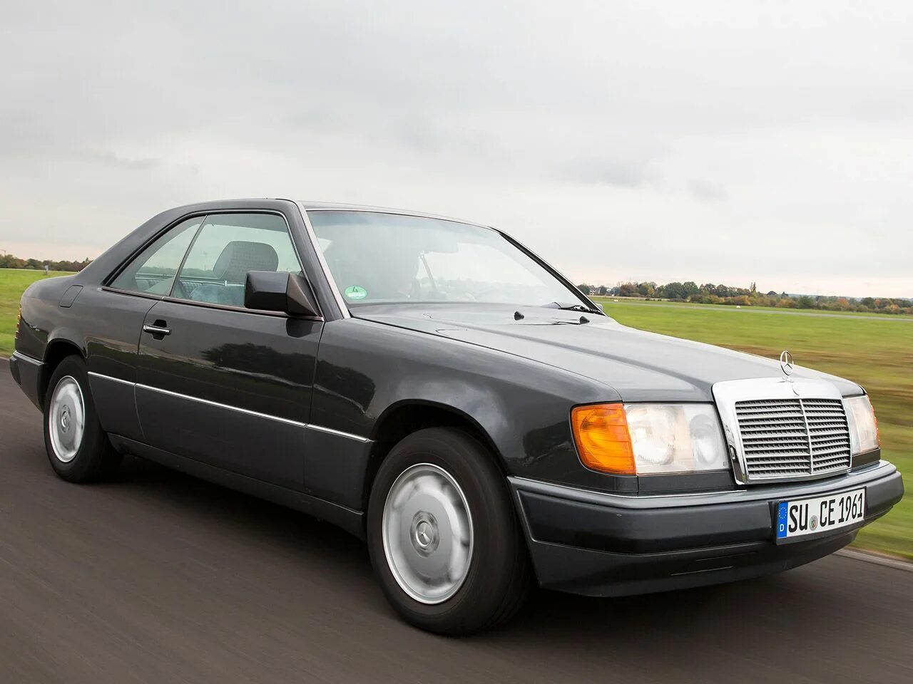 Mercedes benz w124 e500. Mercedes w124 coupe. C 124. мерседес 124 купе. Mercedes benz w124 coupe.