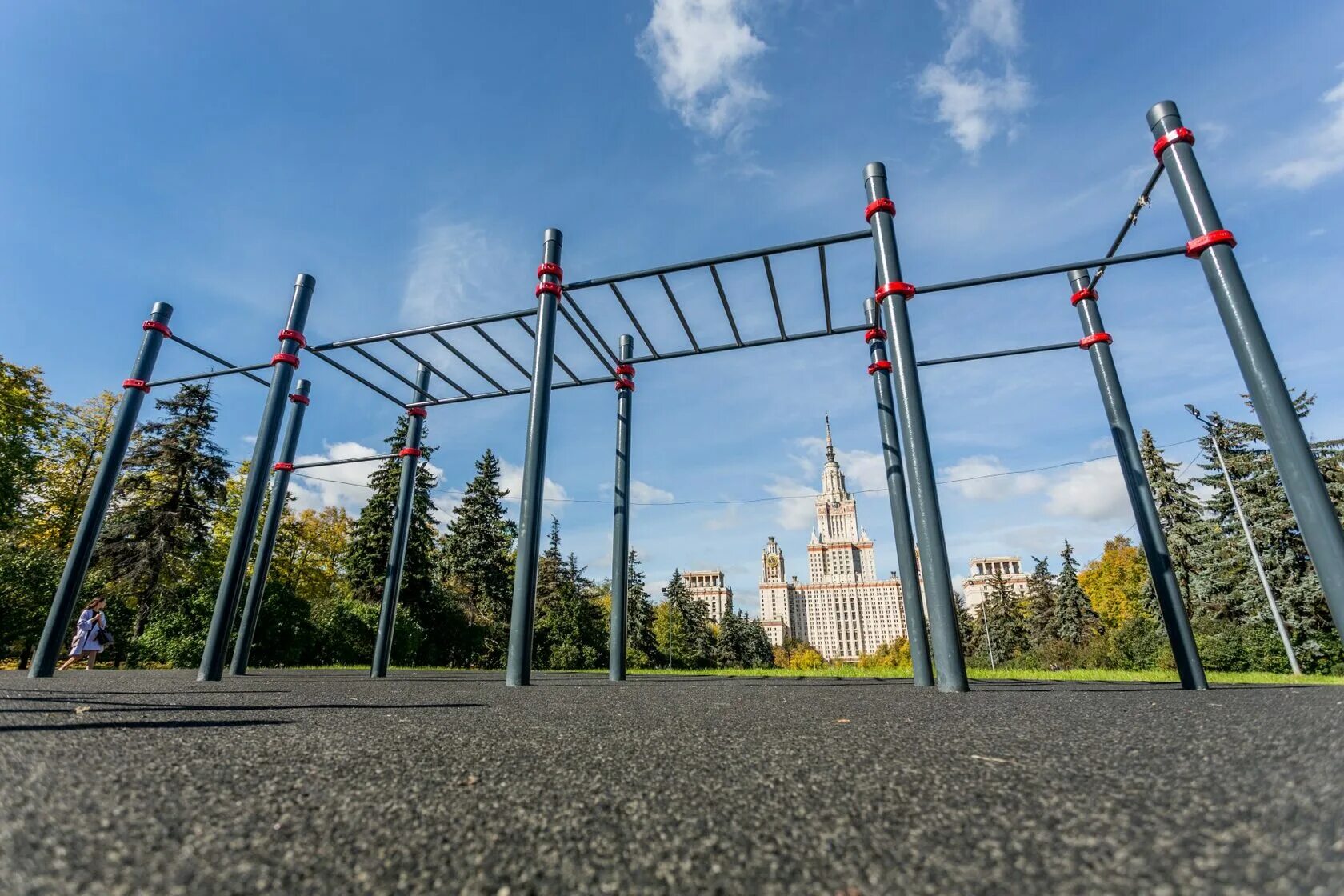 Площадка видеохостинг. Турники площадка воркаут. воркаут площадка kenguru. спортивный воркаут комплекс для улицы. турники уличные воркаут.