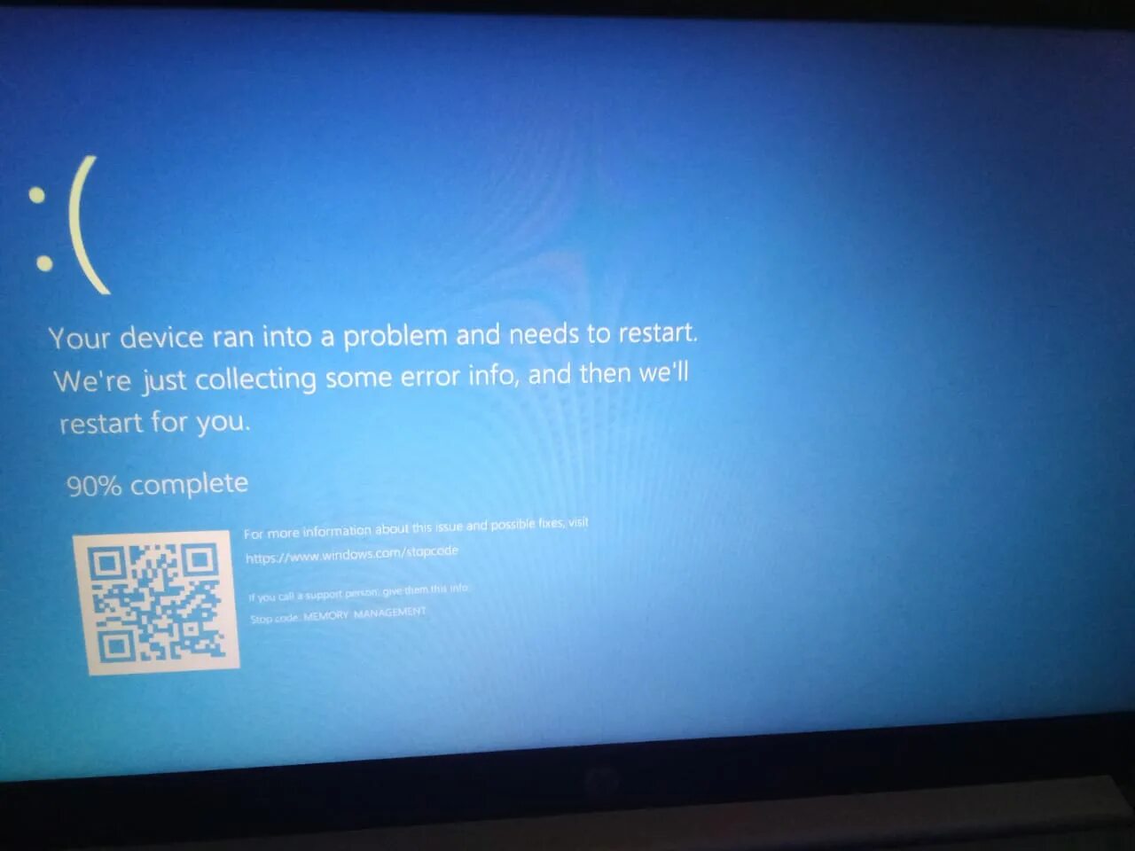 Started suddenly. Синий экран смерти виндовс 10. Синий экран при загрузке виндовс 10. Синий экран смерти виндовс 10 после обновления драйвера. Подготовка Windows 10 не выключайте компьютер долго висит.
