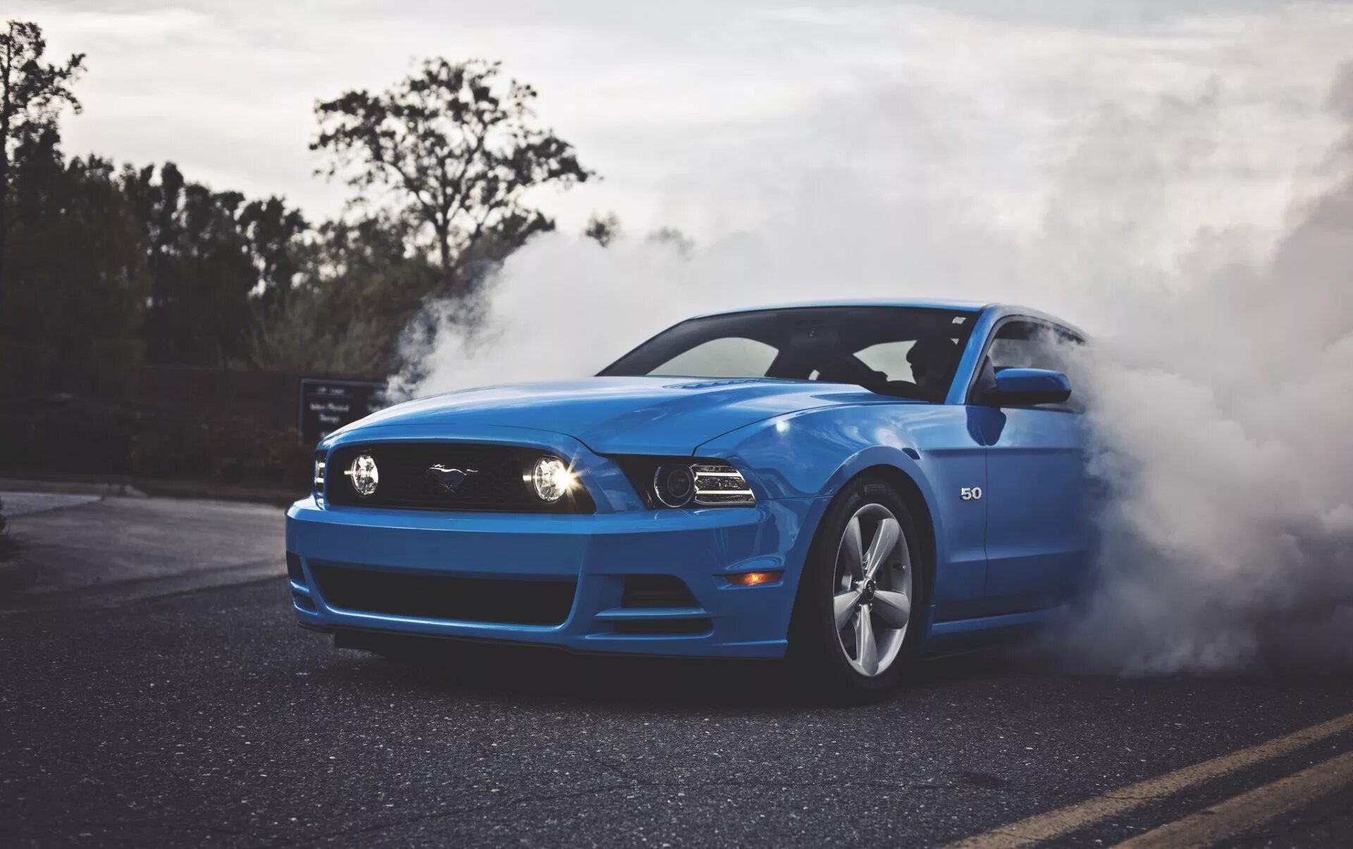 Форд Мустанг. Ford Mustang gt 5.0. Форд Мустанг голубой. Форд Мустанг Шелби 5.0. Стол мустанг