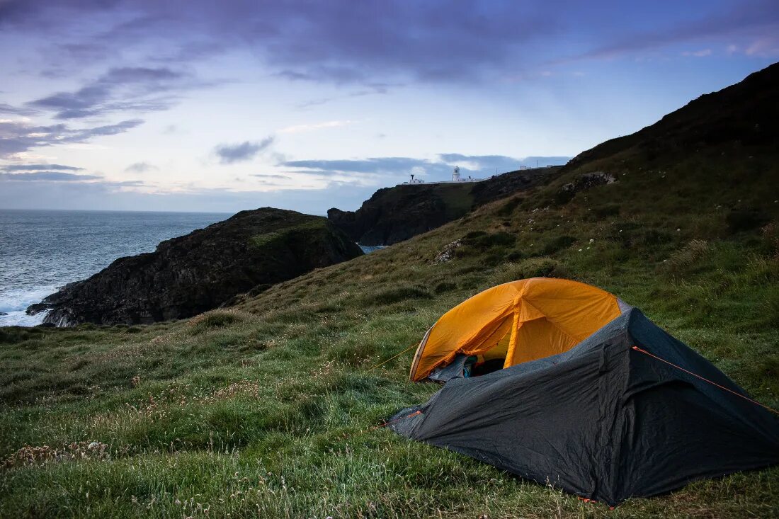 Агой дикий кемпинг. Wilderness Camper. Дикий кемпинг в желтой бухте.