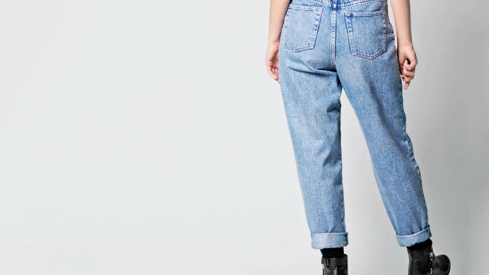 Джинсы mom topshop. Джинсы мом на худых. Мом фит джинсы женские. Джинсы мом на полных девушках. High waisted mom jeans levis.