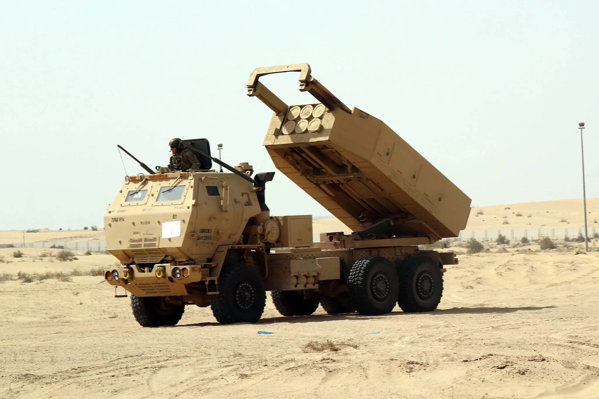 Установка хаймерс. M142 HIMARS. РСЗО ХИМАРС США. РСЗО m142 HIMARS. M142 HIMARS США.