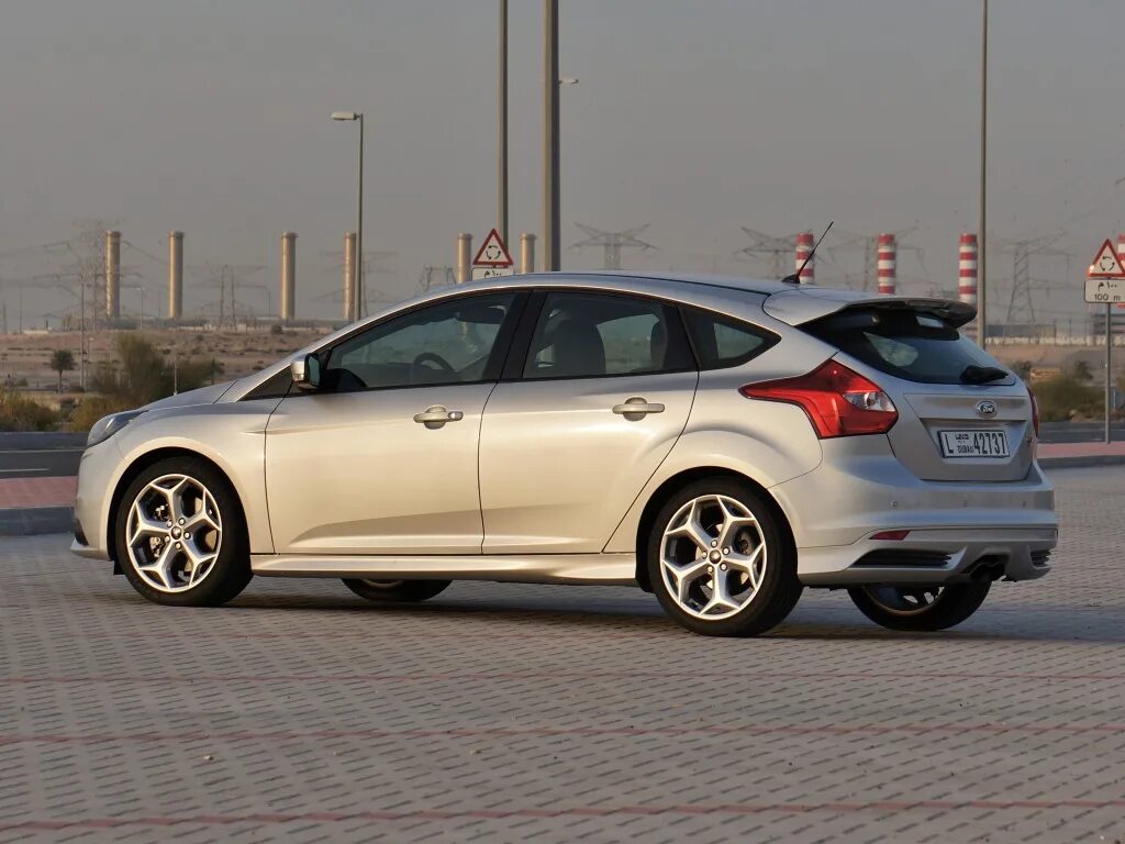 Форд фокус хэтчбек 2013. Ford Focus 2013. Форд фокус хэтчбек 2013г. Форт фокус 2013 хэтчбек. Ford Focus 2013 седан.