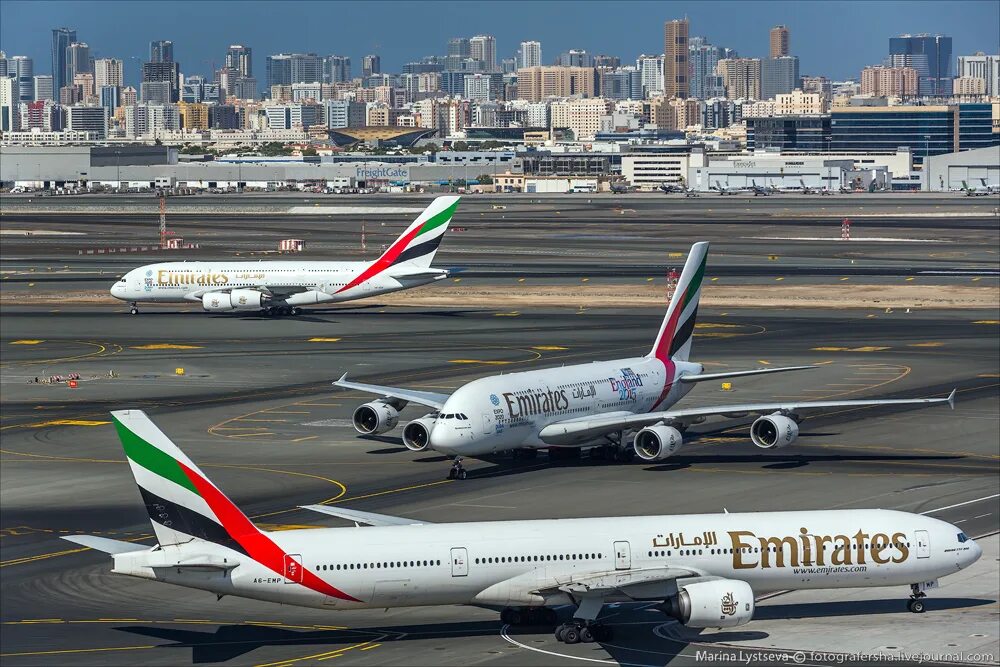 Боинг 777 Дубай. Emirates Дубай Москва Boeing 777. А 330neo Emirates. Споттинг в аэропорту Дубая. Авиарейсы москва дубай